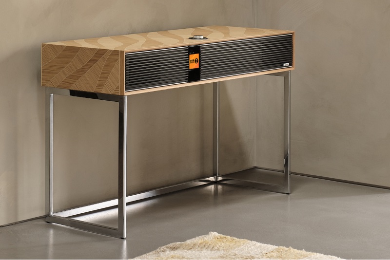 Ruark R810 Made in England in Penta-Chord Walnut finish